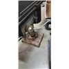 Image 2 : DELTA 10 INCH BENCH TOP DRILL PRESS