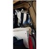 Image 4 : SAMSONITE SUITCASE ON WHEELS WITH SUITCASE WITH CONTENTS
