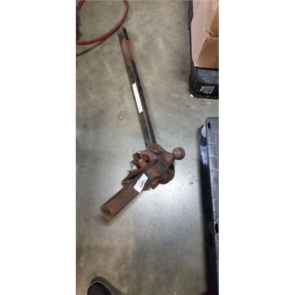 VEHICLE HITCH WITH SWAY BAR