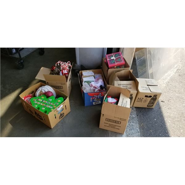 LARGE LOT OF ASSORTED CHRISTMAS DECOR