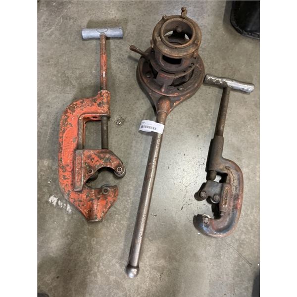 RIDGID PIPE THREADER AND ATTACHMENTS