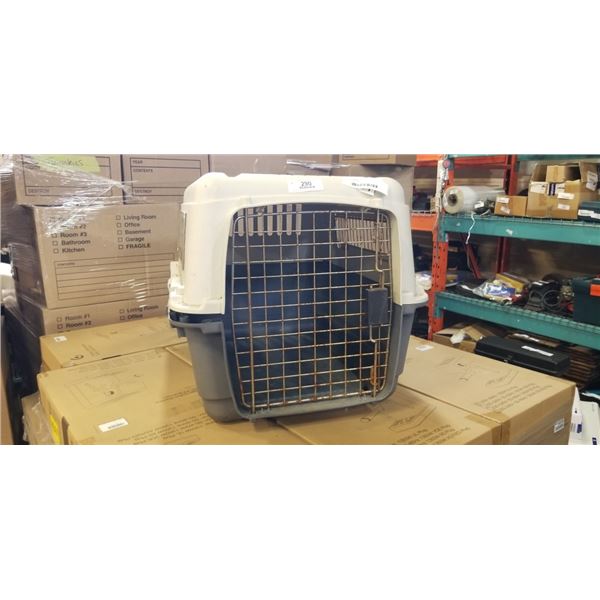 ESSENTIALS DOG CRATE
