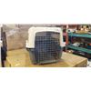 Image 1 : ESSENTIALS DOG CRATE