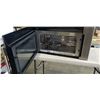 Image 2 : FRIGIDAIRE PROFESSIONAL MICROWAVE