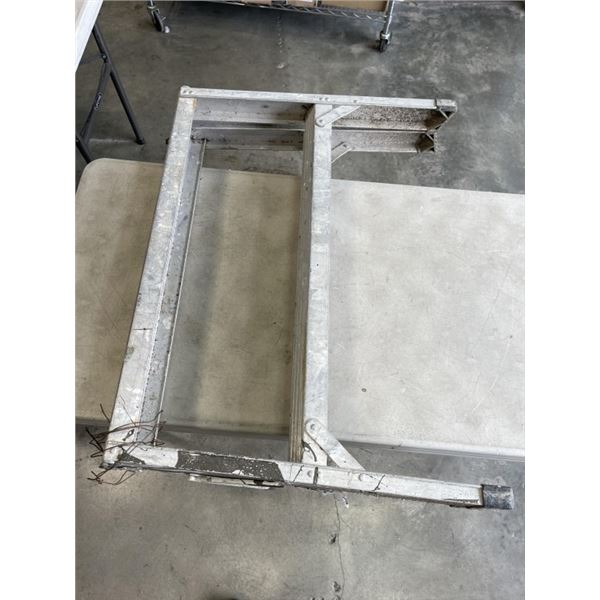 2 STEP METAL SAWHORSE LADDER
