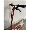 Image 2 : KIDS ELECTRIC RAZOR SCOOTER UNTESTED