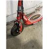 Image 3 : KIDS ELECTRIC RAZOR SCOOTER UNTESTED