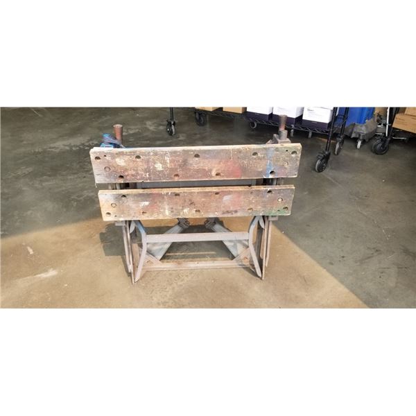 FOLDING SAW HORSE