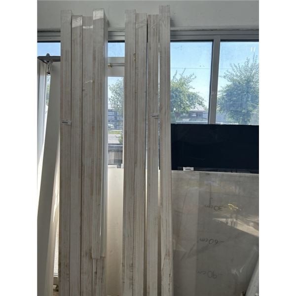 40 NEW 8FT x 3-1/4" PREMIUM PRE PAINTED WHITE MDF BASEBOARD TRIM W/ EDGING  - SOME PIECES BROKEN