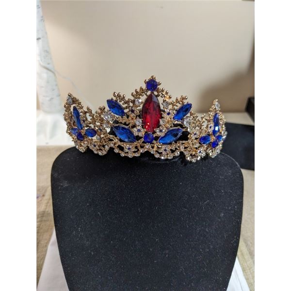 VINTAGE GOLD PLATED W/ BLUE AND RED STONES RHINESTONE TIARA