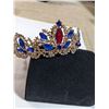 Image 4 : VINTAGE GOLD PLATED W/ BLUE AND RED STONES RHINESTONE TIARA