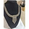 Image 3 : VINTAGE RHINESTONES NECKLACE AND PAIR OF EARRINGS