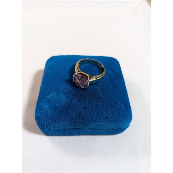 18K GOLD ELECTRO PLATED RING W/ PURPLE STONE