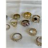 Image 3 : ASSORTED GOLD TONE RINGS