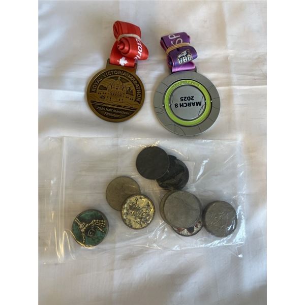 2 MEDALS AND LOT OF HEAVY METAL DISKS