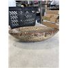 Image 5 : SHOPPING BASKET WITH DECORATIVE GLASSWARE