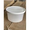 Image 1 : 1000 ROUND PLASTIC FOOD CONTAINERS (375 MIL EACH) WITH LIDS