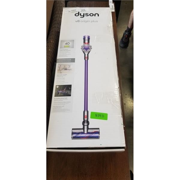 DYSON V8 ORIGIN PLUS CORDLESS STICK VACUUM - TESTED WORKING, RETAIL $599