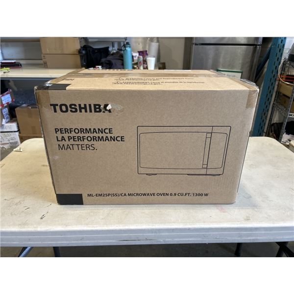 TOSHIBA 0.9 CU FT COUNTERTOP MICROWAVE - TESTED WORKING, RETAIL $149
