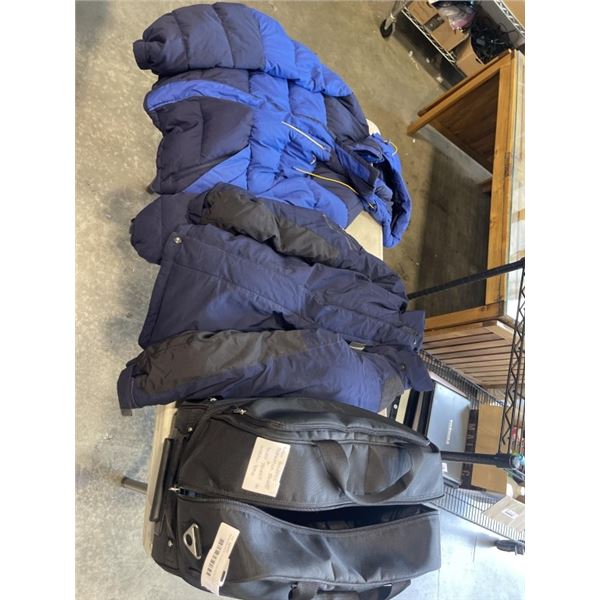 NEW BALANCE JACKET AND HEAD JACKET IN LUGGAGE BAG