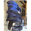 Image 1 : NEW BALANCE JACKET AND HEAD JACKET IN LUGGAGE BAG