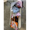 Image 4 : 2 BOXES OF NEW HALLOWEEN AND PARTY DECOR