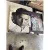Image 4 : LARGE LOT OF COLLECTIBLE ELVIS MEMORABILIA