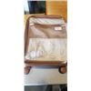 Image 3 : HARDSIDE CARRY-ON SIZE SUITCASE
