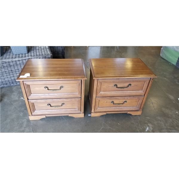 PAIR OF VINTAGE 2 DRAWER NIGHTSTANDS