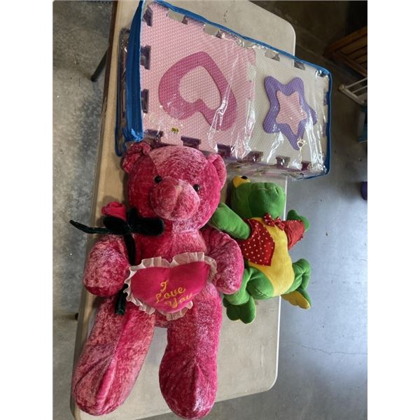 KIDS FOAM TILES AND 2 STUFFED ANIMALS