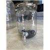 Image 2 : DRINK DISPENSER AND GLASS CARBOY