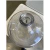 Image 4 : DRINK DISPENSER AND GLASS CARBOY