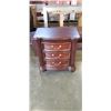 Image 1 : 3 DRAWER WOOD DRESSER