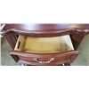 Image 3 : 3 DRAWER WOOD DRESSER