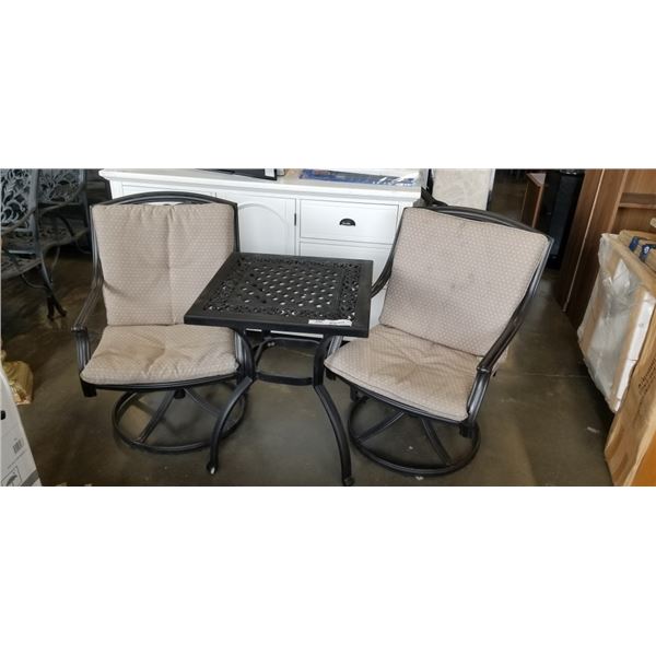 OUTDOOR BISTRO SET
