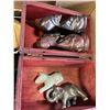 Image 2 : ASSORTED VINTAGE COLLECTIBLES AND MINIATURES, PARTIAL SCALES ETC