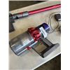 Image 3 : DYSON V10 CORDLESS VACUUM CLEANER W/ CHARGER