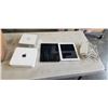 Image 1 : BOX OF ASSORTED APPLE PRODUCTS