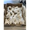 Image 2 : 2 TRAYS OF UNPAINTED ORNAMENTS AND DECOR PIECES