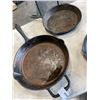Image 2 : 4 CAST IRON PANS