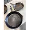 Image 3 : 4 CAST IRON PANS