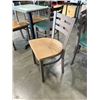 Image 3 : PUB TABLE WITH 3 BROWN AND A GREEN CHAIR