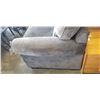 Image 4 : GRAY FABRIC LOVESEAT