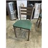 Image 4 : PUB TABLE WITH 4 GREEN CHAIRS