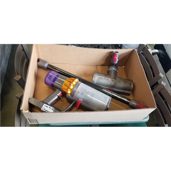 DYSON V15 DETECT TOTAL CLEAN CORDLESS STICK VACUUM - TESTED WORKING, RETAIL $1159