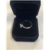 Image 4 : NEW S925 1.0CT SIMULATED DIAMOND (CZ) SOLITAIRE RING, RESIZEABLE, MOUNTED IN 925 STERLING SILVER W/ 