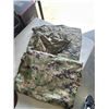 Image 3 : 4 LEATHER BELTS AND RED SUPERMAN HAT AND CAMO PONCHO