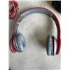 Image 4 : 2 BEATS HEADPHONES IN SOFT CASES. WORKING