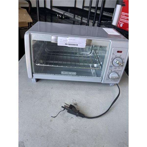 BLACK AND DECKER 4 SLICE AIR FRY TOASTER OVEN - TESTED WORKING, RETAIL $179