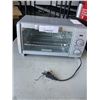 Image 1 : BLACK AND DECKER 4 SLICE AIR FRY TOASTER OVEN - TESTED WORKING, RETAIL $179